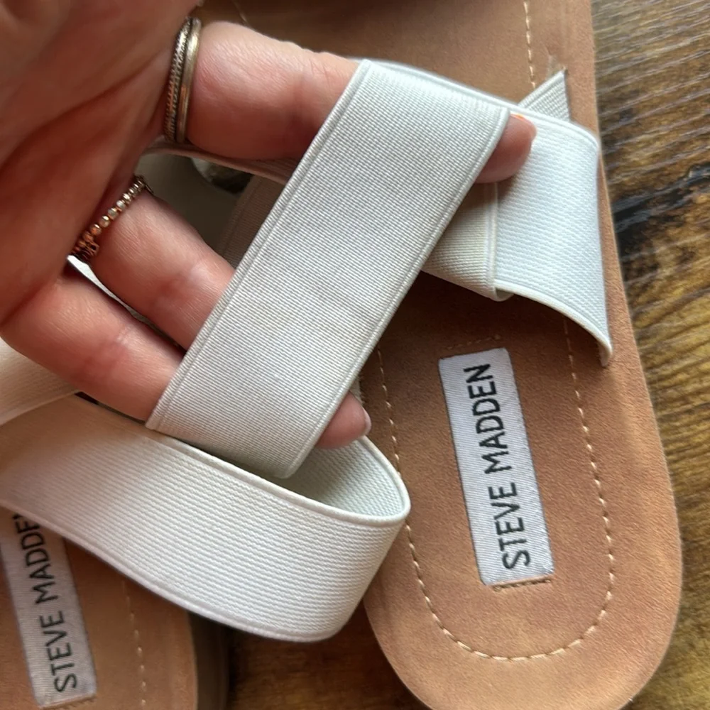 Steve Madden 9.5 White & Tan Iria Sandals